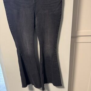 Lucky & Blessed 22 Black Flare Leg Jeans Frayed Hem Trendy Denim Pants‎ Women's